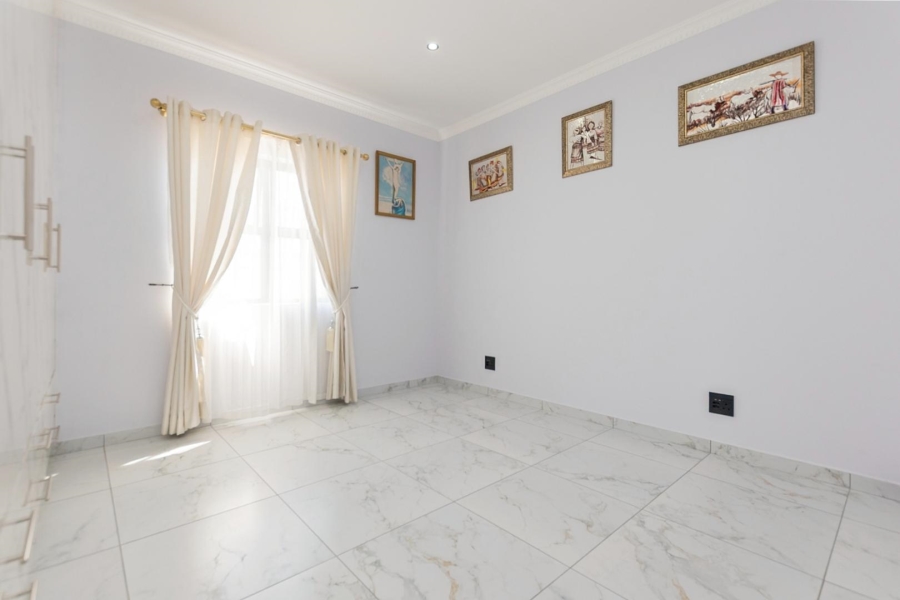 4 Bedroom Property for Sale in Country Club Western Cape